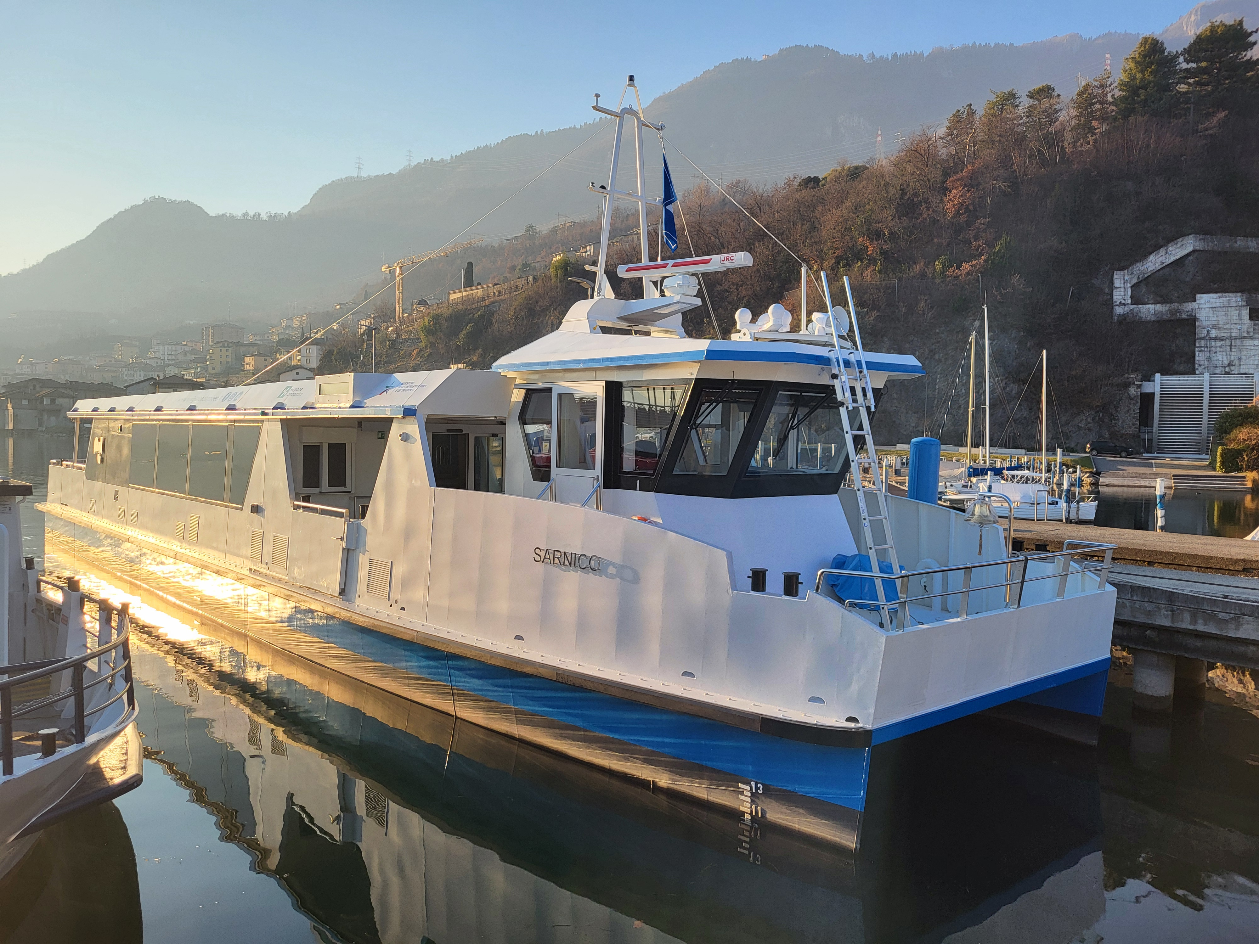 Catamarano elettrico "Sarnico"