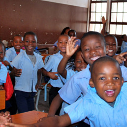 Bambini a scuola in Mozambico