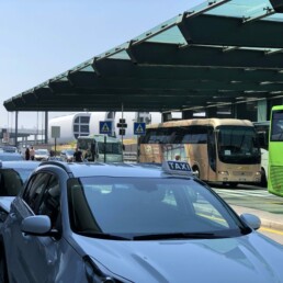 Taxi in attesa all'aeroporto di Milano